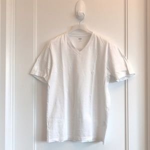 Uniqlo Men’s Supima Cotton V-Neck in Medium, White